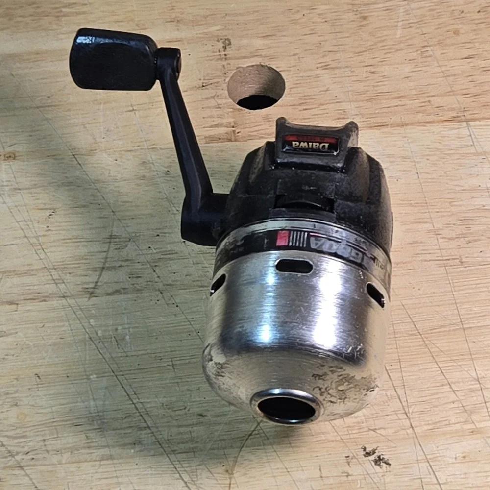 Vintage Daiwa AG80A Graphite High Speed Spin Casting Reel